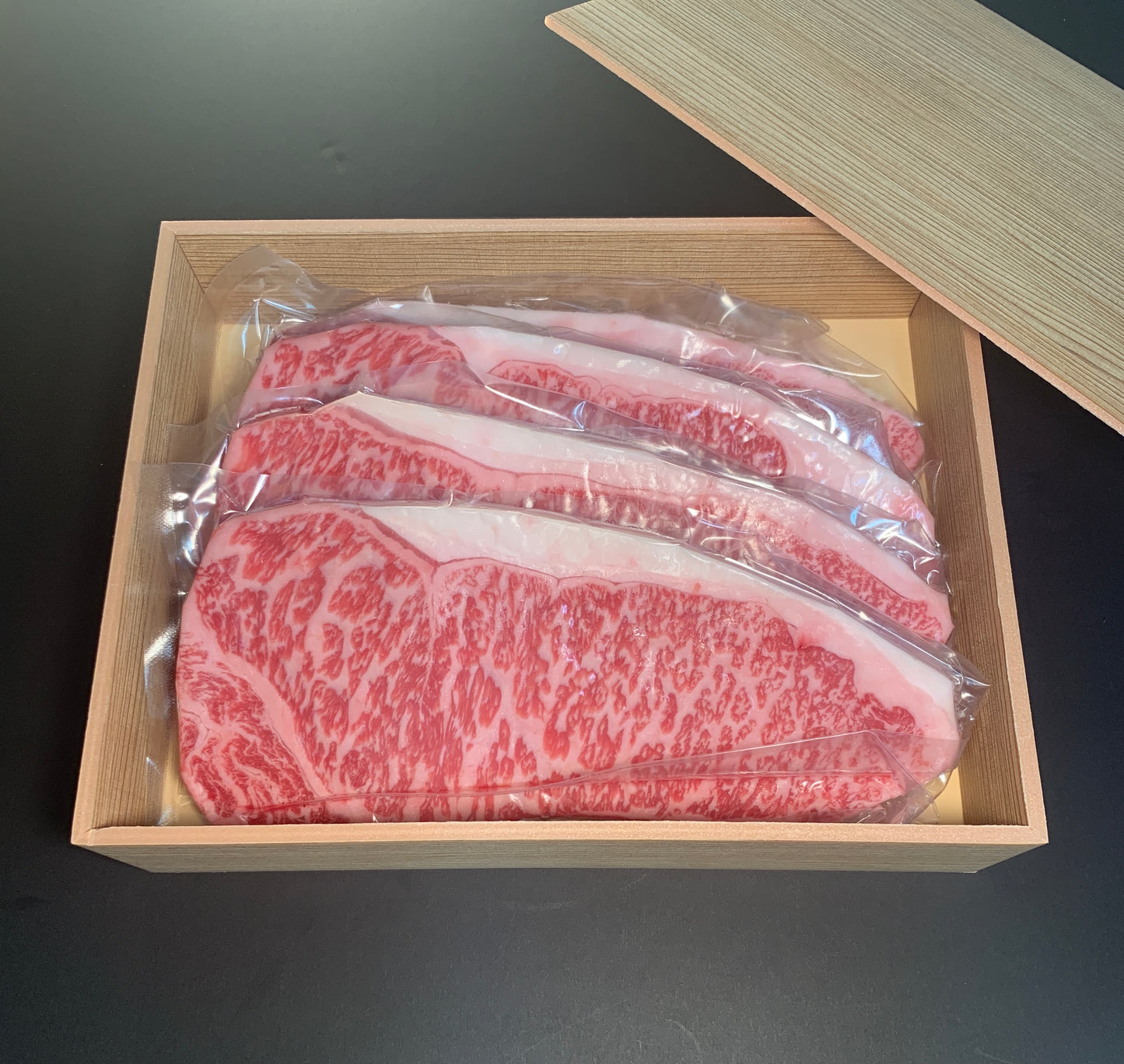 博多和牛・サーロインステーキ(250g x 4枚)